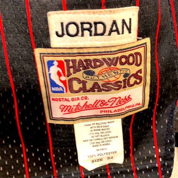 Micheal Jordan signature Jersey - Picture 8 of 12